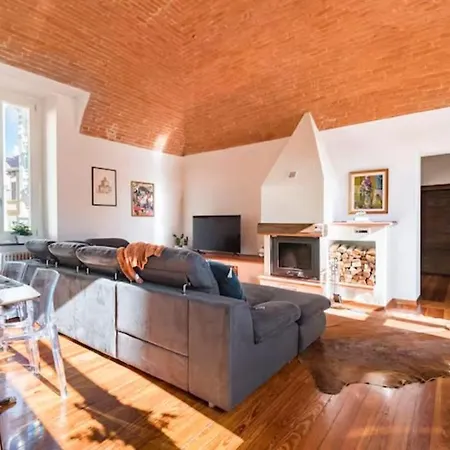 Large, Luxurious Family In Biella's Historic Center Biella