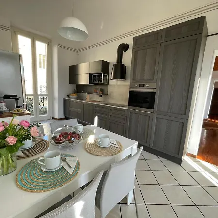 Large, Luxurious Family In Biella's Historic Center Apartamento