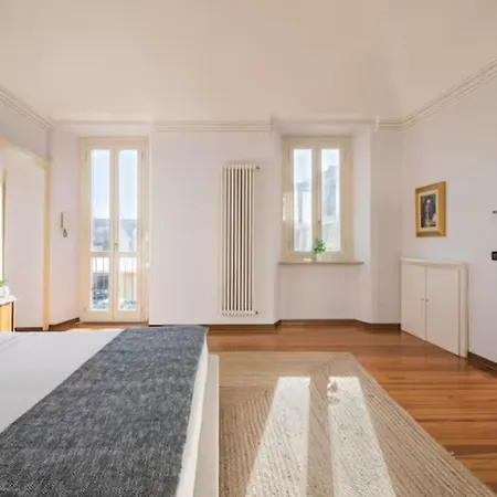 Large, Luxurious Family In Biella's Historic Center Apartamento *