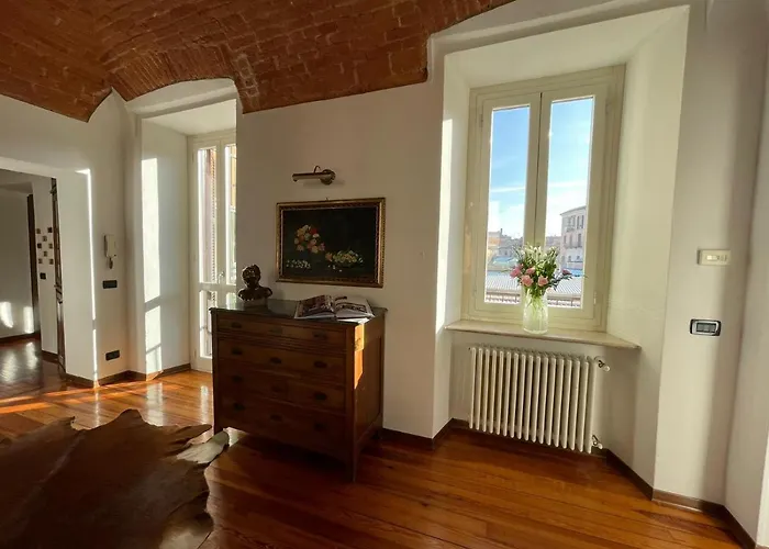 Apartment Large, Luxurious Family In Biella's Historic Center *
