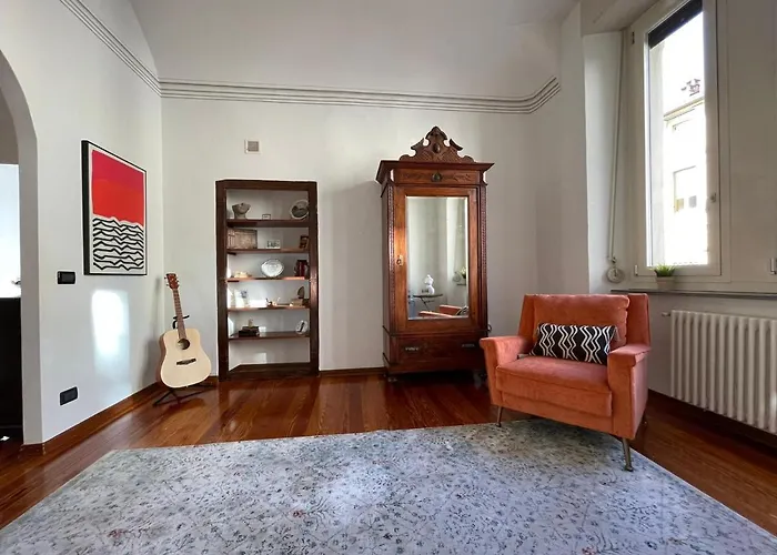 Διαμέρισμα Large, Luxurious Family In Biella's Historic Center Μπιέλλα