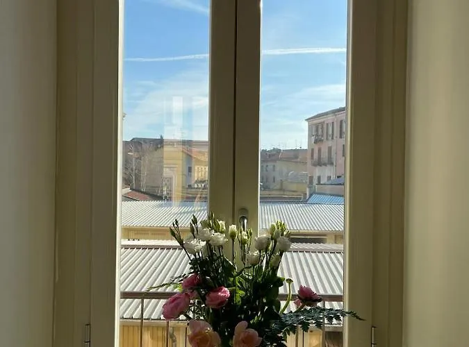 Διαμέρισμα Large, Luxurious Family In Biella's Historic Center