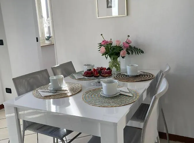 Large, Luxurious Family In Biella's Historic Center Μπιέλλα