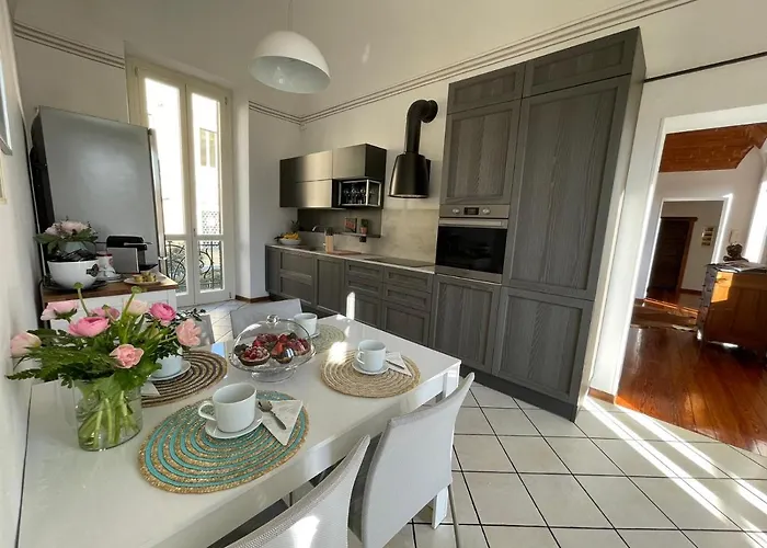Large, Luxurious Family In Biella's Historic Center Διαμέρισμα