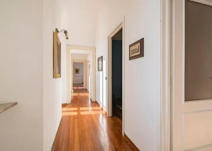 Large, Luxurious Family In Biella's Historic Center Μπιέλλα
