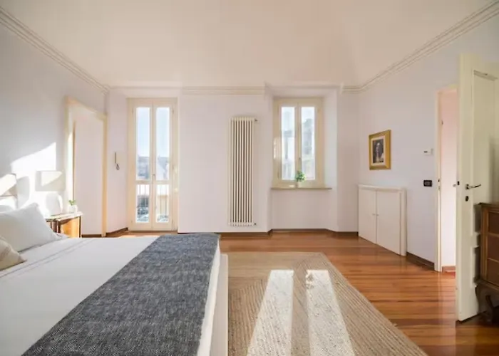 Large, Luxurious Family In Biella's Historic Center Διαμέρισμα *