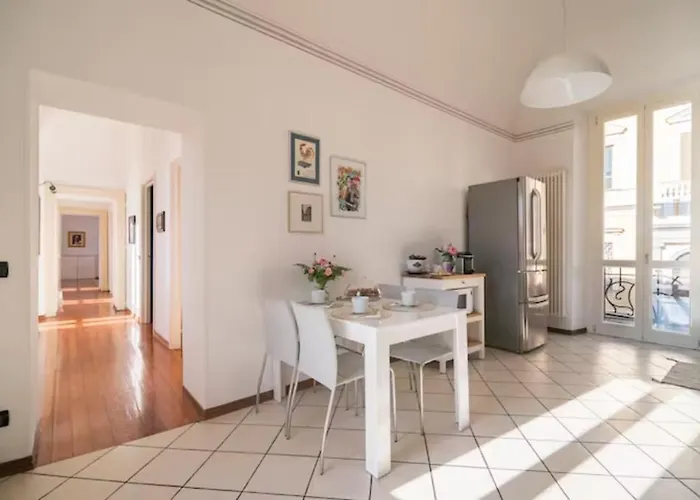 Large, Luxurious Family In Biella's Historic Center Μπιέλλα